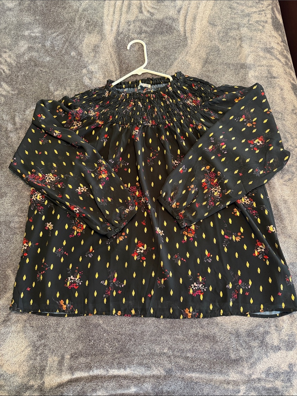 Women’s XL Black Floral Long Sleeve Blouse